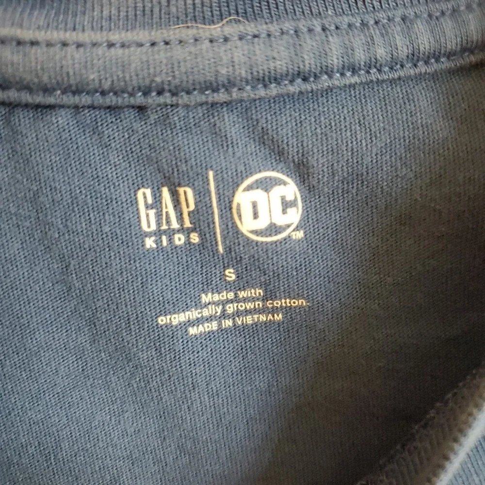 GAP Kids Superman T-Shirt Boys Sz S Blue Graphic DC Comics Superhero Shirt